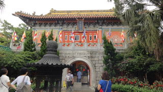 お寺より大仏が人気