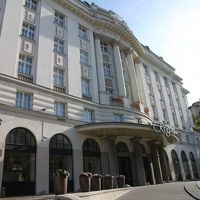 風格漂う概観。入口は建物北側に。