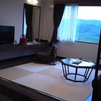 和洋室・・・畳はひいてある。けど、洋室ですよね。これ。