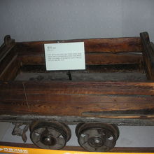 北朝鮮が地下トンネルに使った実物のトロッコ