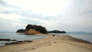 1日4時間だけ繋がる島