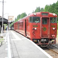 矢岳駅にて