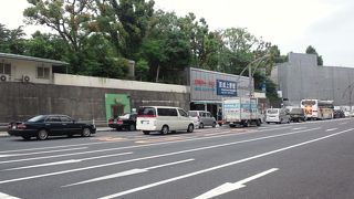 上野公園の下に駅があります