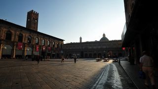 マッジョーレ広場に面した大聖堂