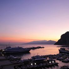 猪の形をした島、カプリ。ナポリからの小旅行。今回は島で２泊