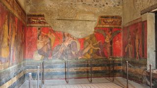 遺跡のはずれ、人里離れたところにある貴族の別荘