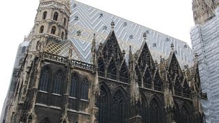 古びた渋い協会