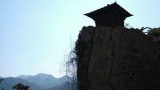 石段登れば芭蕉かなぁ