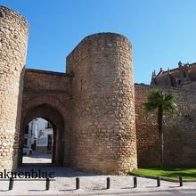 アルモカバル門