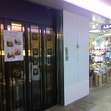 買い物にも食事にも楽しい