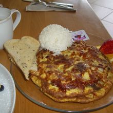 フラッタータ　ご飯とパン。パンは数種類から選べます。