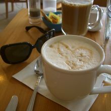 ラテにはハートのマークが