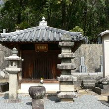 大阪府高槻市伊勢寺の伊勢の霊を祀る伊勢廟堂