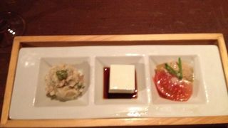 創作豆腐料理の店。内装も面白くて素敵。