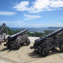 大砲が３つ