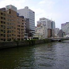 遠目から眺めた筑前橋も美しい