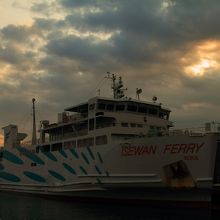 夜明けの伊良湖港・・・