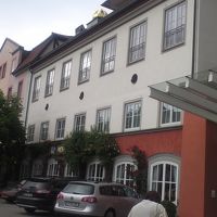 こちらがメインエントランス。ちょっと地味？！