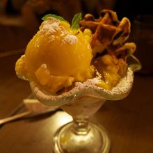 マンゴーパフェ