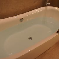 プレミアルームのバスタブ