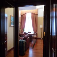 エキストラベッドが置かれた部屋の入口