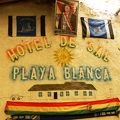 塩湖の中にあるホテル兼博物館『Hotel Playa Blanca』