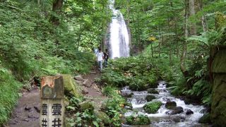 奥入瀬に数々ある滝の中では大きく見ごたえのある滝です
