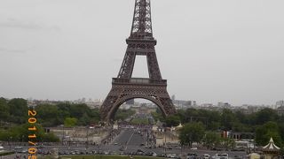 エッフェル塔がよく見えるフォトポイント！