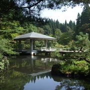 公園の一角にある水心苑