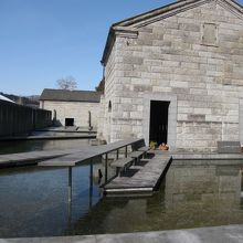 スタイリッシュな美術館