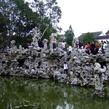 こんな奇岩が一杯あります