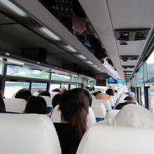 上り　混雑する前ですが補助席も満席