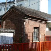 旧国鉄最古の建物JR稲荷駅のランプ小屋