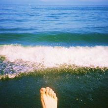 海辺では気持ち良い潮風が吹きます