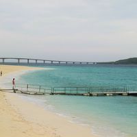 ホテル前の与那覇前浜ビーチと来間大橋