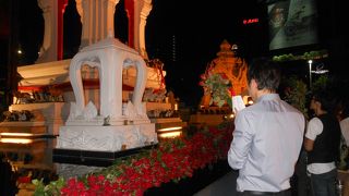 伊勢丹前の広場