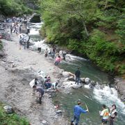 渓谷をながめながら、有馬渓谷観光釣り場