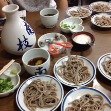 そばつゆのビンがかっこよい