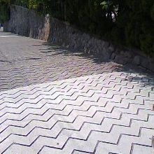 高台からの景色も美しい愛染坂