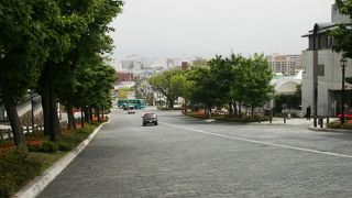 路上駐車がない時間に写真が取れればラッキー