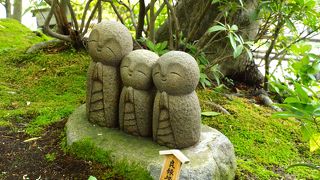 かわいいお地蔵さまがいました