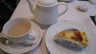 落ち着いた雰囲気のカフェ