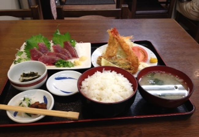 お味、量とも満足のいくお店です。