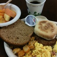 朝食はこんな感じで・・・