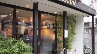 フランス仕込みの料理が楽しめます。