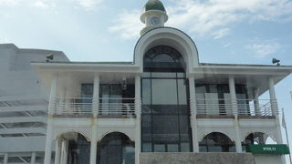 海に浮かぶレストラン