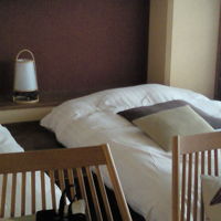 テンピュールのベッドのある寝室