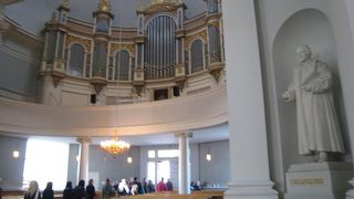 ヘルシンキ大聖堂の中へ