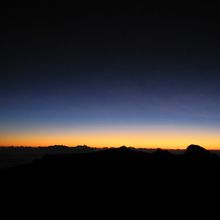 キナバル山の夜明け