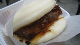 熱々の角煮まんじゅう